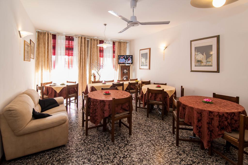 Al Piccolo Hotel Mestre Bagian luar foto