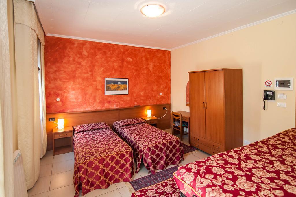 Al Piccolo Hotel Mestre Bagian luar foto