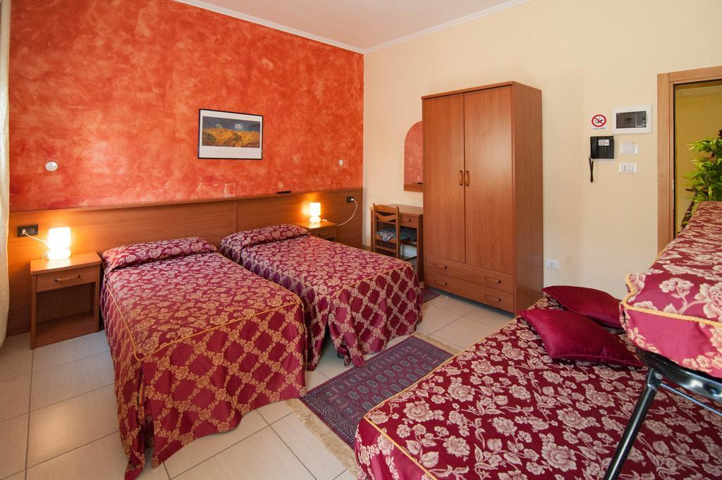 Al Piccolo Hotel Mestre Bagian luar foto