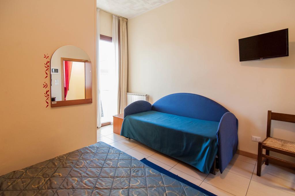 Al Piccolo Hotel Mestre Bagian luar foto