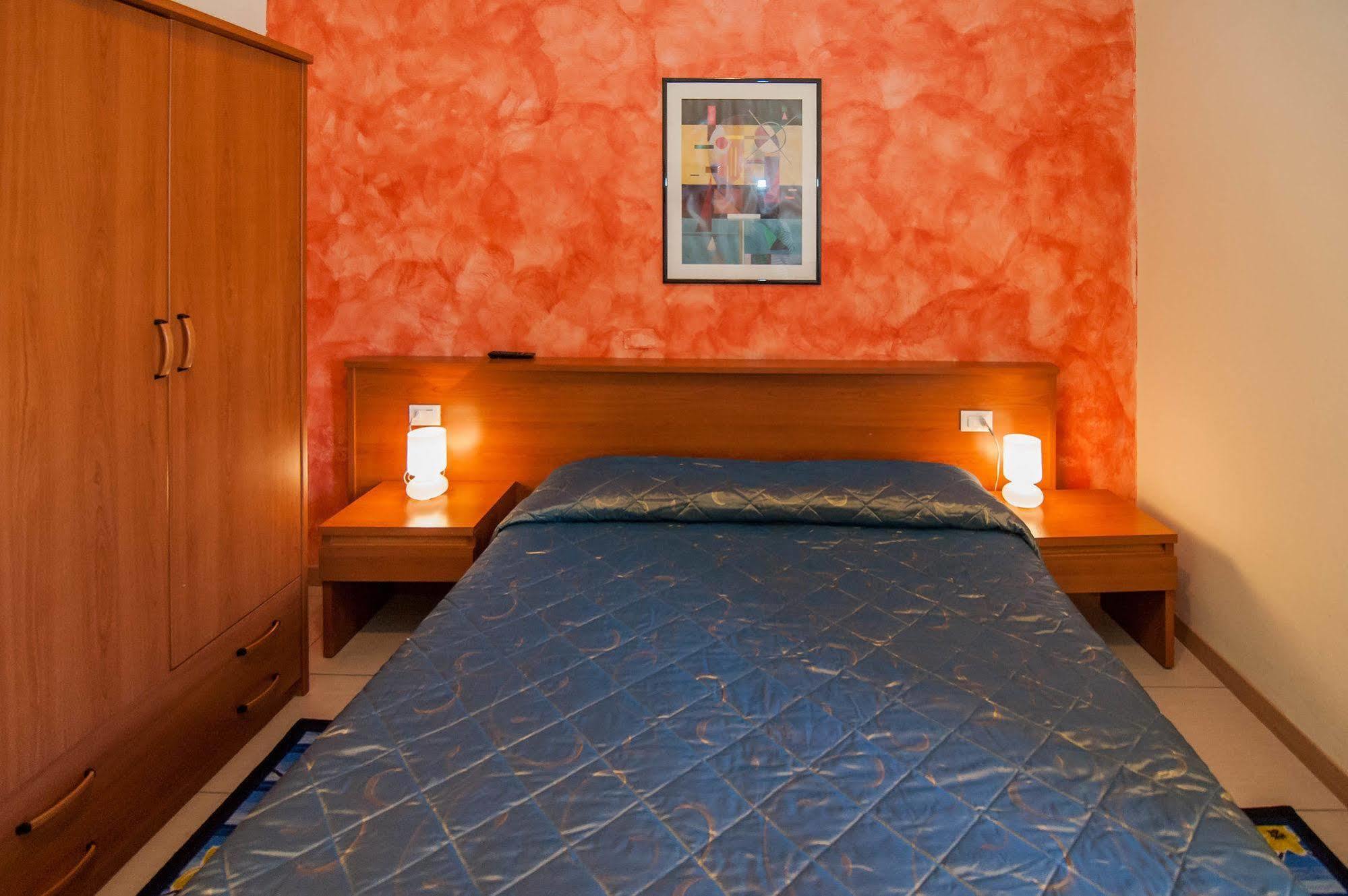 Al Piccolo Hotel Mestre Bagian luar foto