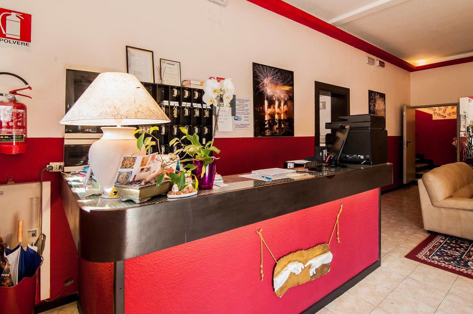 Al Piccolo Hotel Mestre Bagian luar foto